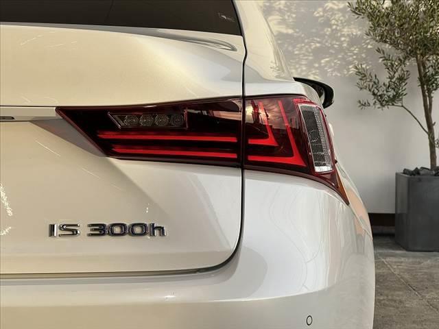 ＩＳ ＩＳ３００ｈ　バージョンＬ　禁煙　マクレビ　レーダークルーズ　クリソナ　ナビ　Ｂモニタ　フルセグ　革シート　メモリ付Ｐシート　シートヒータ　ＥＴＣ　ベンチレーション　１７インチＡＷ　デアイサー　ＬＥＤヘッド　電動Ｒサンシェード（40枚目）