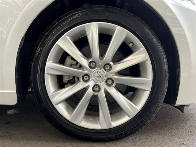 ＩＳ ＩＳ３００ｈ　バージョンＬ　禁煙　マクレビ　レーダークルーズ　クリソナ　ナビ　Ｂモニタ　フルセグ　革シート　メモリ付Ｐシート　シートヒータ　ＥＴＣ　ベンチレーション　１７インチＡＷ　デアイサー　ＬＥＤヘッド　電動Ｒサンシェード（43枚目）