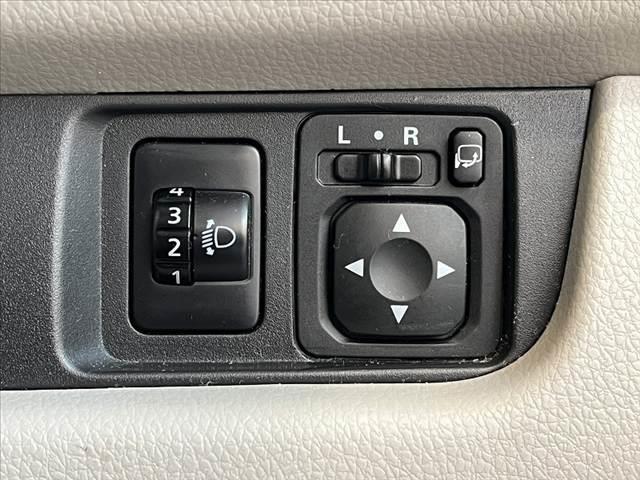 ｅＫワゴン Ｅ　後期　キーレス　ＡＢＳ　ＳＲＳエアバッグ　シートヒーター　ヘッドライトレベライザー　集中ドアロック　ＡＣソケット　バニティミラー　ＩＳＯＦＩＸ　リアワイパー　リアガラス熱線　パワステ　パワーウィンド（5枚目）