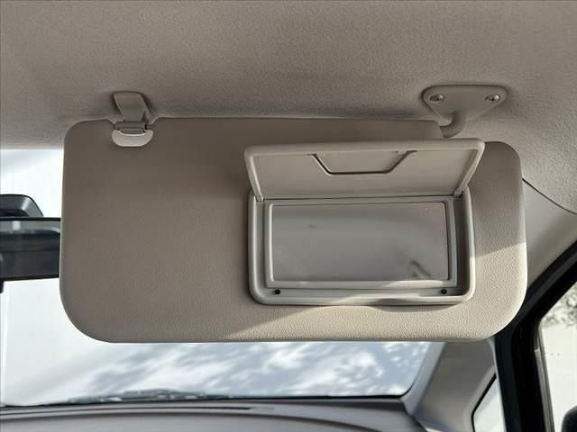 ｅＫワゴン Ｅ　後期　キーレス　ＡＢＳ　ＳＲＳエアバッグ　シートヒーター　ヘッドライトレベライザー　集中ドアロック　ＡＣソケット　バニティミラー　ＩＳＯＦＩＸ　リアワイパー　リアガラス熱線　パワステ　パワーウィンド（27枚目）