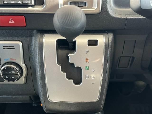 ハイエースバン ロングスーパーGL 後期 ナビ CD AUX ETC リモコンキー フォグ Aライト SD音楽再生 イージークローザー Pガラス メッキドアミラ ヘッドライトレベライザ AAC リアヒータ SRSエアバック 4スピーカ(23枚目)