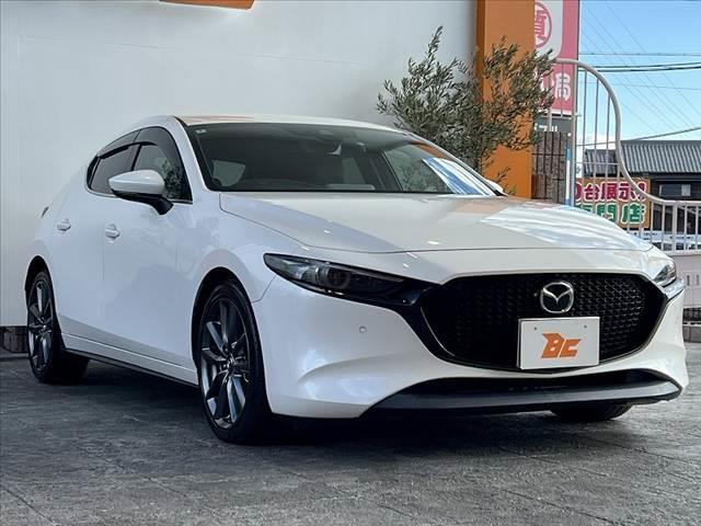 MAZDA3ファストバック 20S Lパッケージ 禁煙 360度ビュー 地デジ DVD 8.8型ナビ CD ETC スマートブレーキ クルコン LEDヘッド BSM Pシート シートヒータ ステアリングヒータ 黒革シート スマートキー Pスタート(8枚目)