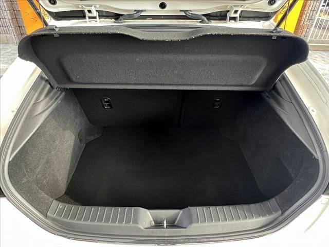 MAZDA3ファストバック 20S Lパッケージ 禁煙 360度ビュー 地デジ DVD 8.8型ナビ CD ETC スマートブレーキ クルコン LEDヘッド BSM Pシート シートヒータ ステアリングヒータ 黒革シート スマートキー Pスタート(20枚目)