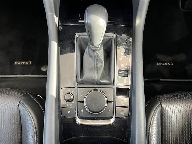 MAZDA3ファストバック 20S Lパッケージ 禁煙 360度ビュー 地デジ DVD 8.8型ナビ CD ETC スマートブレーキ クルコン LEDヘッド BSM Pシート シートヒータ ステアリングヒータ 黒革シート スマートキー Pスタート(26枚目)