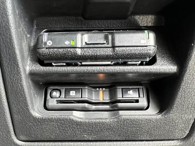 MAZDA3ファストバック 20S Lパッケージ 禁煙 360度ビュー 地デジ DVD 8.8型ナビ CD ETC スマートブレーキ クルコン LEDヘッド BSM Pシート シートヒータ ステアリングヒータ 黒革シート スマートキー Pスタート(34枚目)