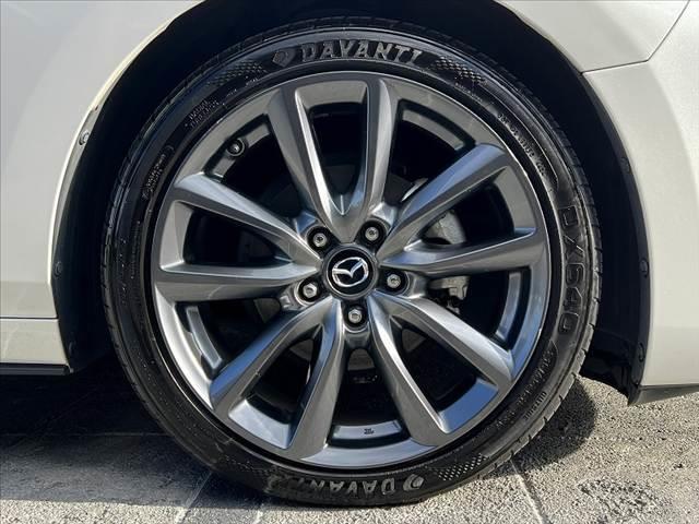 MAZDA3ファストバック 20S Lパッケージ 禁煙 360度ビュー 地デジ DVD 8.8型ナビ CD ETC スマートブレーキ クルコン LEDヘッド BSM Pシート シートヒータ ステアリングヒータ 黒革シート スマートキー Pスタート(42枚目)