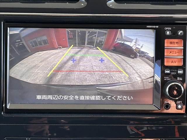 セレナ ハイウェイスター 禁煙 両電スラ HIDヘッドランプ ナビ Bモニタ スマートキ ETC フルセグ BTオーディオ クルコン Aライト レザーステア ロールサンシェード フォグランプ Pガラス 2列目パーソナルテーブ(3枚目)