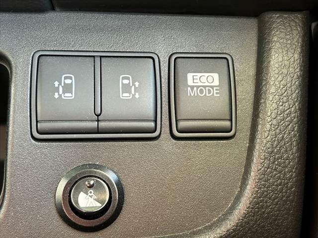 セレナ ハイウェイスター 禁煙 両電スラ HIDヘッドランプ ナビ Bモニタ スマートキ ETC フルセグ BTオーディオ クルコン Aライト レザーステア ロールサンシェード フォグランプ Pガラス 2列目パーソナルテーブ(6枚目)