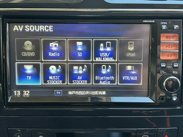 セレナ ハイウェイスター 禁煙 両電スラ HIDヘッドランプ ナビ Bモニタ スマートキ ETC フルセグ BTオーディオ クルコン Aライト レザーステア ロールサンシェード フォグランプ Pガラス 2列目パーソナルテーブ(25枚目)