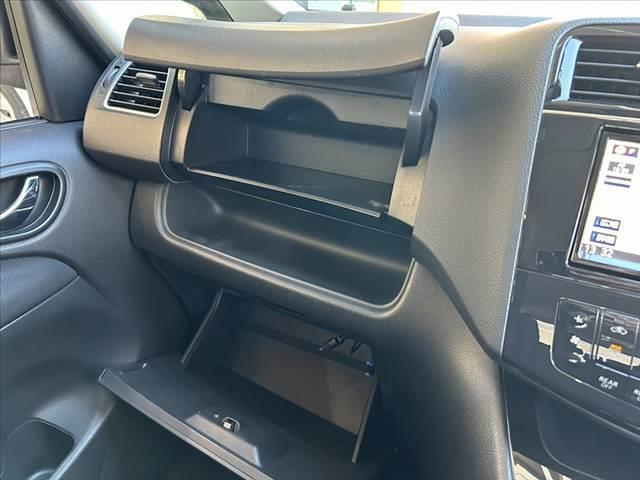 セレナ ハイウェイスター 禁煙 両電スラ HIDヘッドランプ ナビ Bモニタ スマートキ ETC フルセグ BTオーディオ クルコン Aライト レザーステア ロールサンシェード フォグランプ Pガラス 2列目パーソナルテーブ(30枚目)