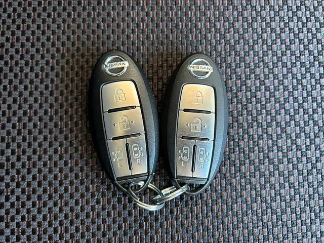 セレナ ハイウェイスター 禁煙 両電スラ HIDヘッドランプ ナビ Bモニタ スマートキ ETC フルセグ BTオーディオ クルコン Aライト レザーステア ロールサンシェード フォグランプ Pガラス 2列目パーソナルテーブ(34枚目)