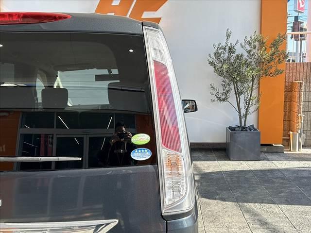 セレナ ハイウェイスター 禁煙 両電スラ HIDヘッドランプ ナビ Bモニタ スマートキ ETC フルセグ BTオーディオ クルコン Aライト レザーステア ロールサンシェード フォグランプ Pガラス 2列目パーソナルテーブ(40枚目)