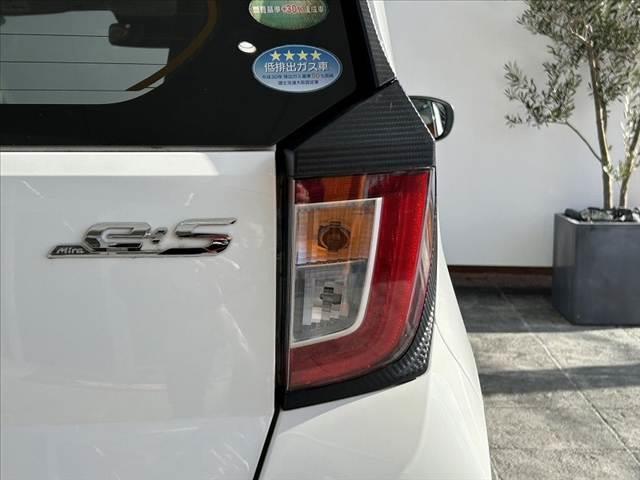 ミライース X SAIII 禁煙 LED コーナーセンサー Aハイビーム キーレス プライバシーガラス アイドリングストップ エアコン 先行発進お知らせ 誤発進抑制 車線逸脱警報 後席ヘッドレスト バニティミラー Wエアバッグ(38枚目)