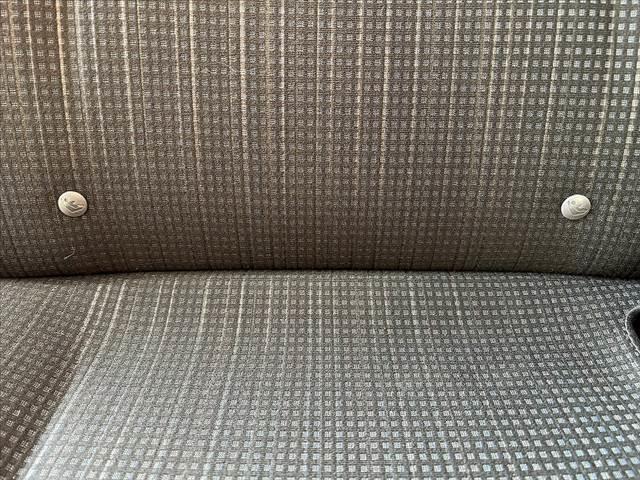 ヴィッツ Ｆ　スマートストップパッケージ　後期　禁煙　社外ナビ　地デジ　Ｂカメラ　ＢＴ　アイドリングストップ　リモコンキー　スペアキー　ＬＥＤリアコンビネーションランプ　プライバシーガラス　パワーウィンドウ　アシストグリップ　ＳＲＳエア（33枚目）