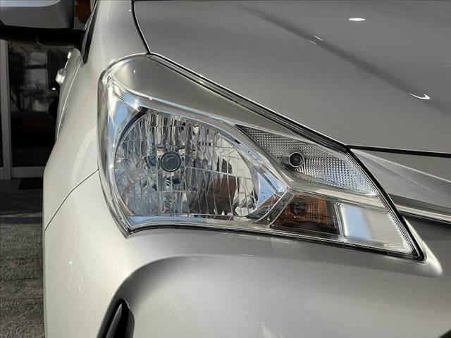 ヴィッツ Ｆ　スマートストップパッケージ　後期　禁煙　社外ナビ　地デジ　Ｂカメラ　ＢＴ　アイドリングストップ　リモコンキー　スペアキー　ＬＥＤリアコンビネーションランプ　プライバシーガラス　パワーウィンドウ　アシストグリップ　ＳＲＳエア（37枚目）