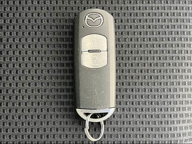 デミオ １３Ｓ　Ｌパッケージ　禁煙　シティブレーキサポート　純正ナビ　フルセグ　ＤＶＤ　Ｂモニター　ＢＴ　ステリモ　ＬＥＤヘッド　オートライト　アイドリングストップ　純正ＡＷ　革巻きステア　レインセンサーワイパー　ＳＲＳエア（34枚目）