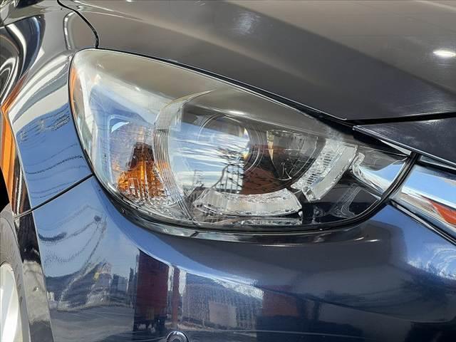 デミオ １３Ｓ　Ｌパッケージ　禁煙　シティブレーキサポート　純正ナビ　フルセグ　ＤＶＤ　Ｂモニター　ＢＴ　ステリモ　ＬＥＤヘッド　オートライト　アイドリングストップ　純正ＡＷ　革巻きステア　レインセンサーワイパー　ＳＲＳエア（37枚目）