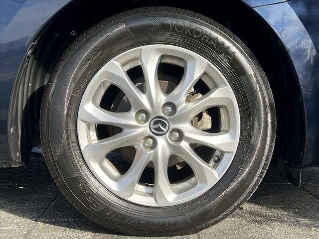 デミオ １３Ｓ　Ｌパッケージ　禁煙　シティブレーキサポート　純正ナビ　フルセグ　ＤＶＤ　Ｂモニター　ＢＴ　ステリモ　ＬＥＤヘッド　オートライト　アイドリングストップ　純正ＡＷ　革巻きステア　レインセンサーワイパー　ＳＲＳエア（41枚目）