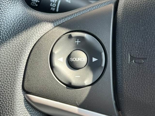 フィット 13G・Fパッケージ 禁煙 中期 純正ナビ フルセグ ステリモ スマートキー Pスタート ETC DVD BTオーディオ アイドリングストップ ヘッドライトレベライザー リアワイパー プライバシーガラス シートリフター(27枚目)