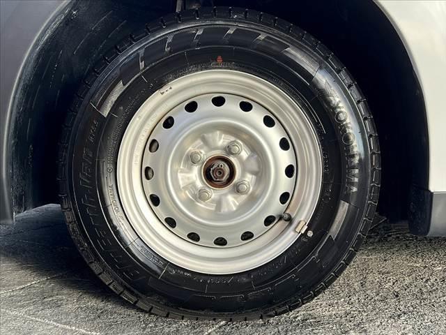 NV150AD VE 禁煙 エマージェンシーブレーキ 社外ナビ フルセグ BTオーディオ キーレス ETC 車線逸脱警報 パワーウィンドウ SRSエア ゴムマット ヘッドレスト一体フロントシート グレートリコットシート(40枚目)