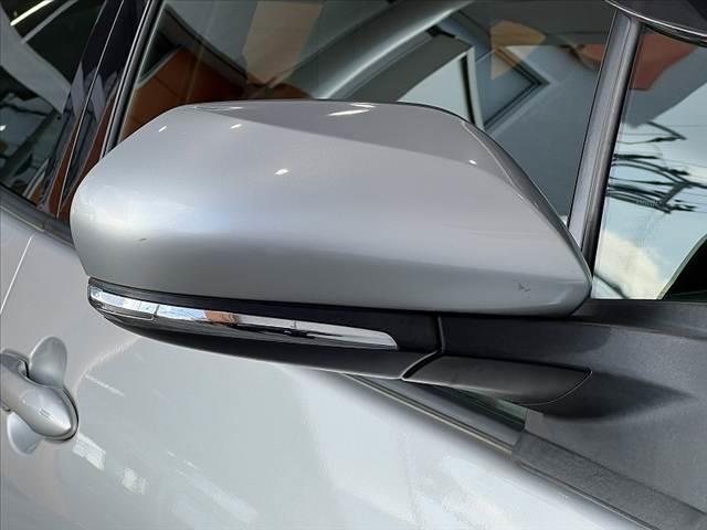 プリウス Ｓ　禁煙　後期　純ナビ　セーフティセンス　バックモニター　ＥＴＣ　ＬＥＤ　ＢＴオーディオ　地デジ　Ａライト　ステリモ　シートリフター　オートハイビーム　スマートキー　純正１５インチＡＷ　フォグ　ＳＲＳエア（33枚目）