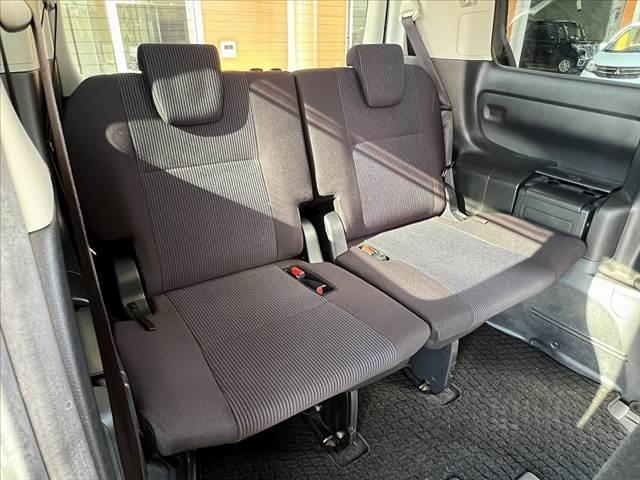 ノア Ｘ　禁煙　ナビ　電動スラ　スマートキー　Ｂモニ　ＥＴＣ　ＬＥＤ　フルセグ　ＢＴ　ＤＶＤ　Ｐスタート　Ａストップ　Ａライト　横滑防止　フォグ　ＡＢＳ　ＳＲＳエアバッグ　シートリフター　チルトステア（21枚目）