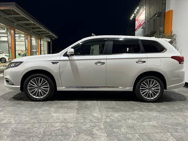 �K���X�R�[�e�B���O�Ȃǂ��s���Ă���܂��B�v���̋Ǝ҂ɂ��A�{�H�ł��̂ł����S���Ă����݂��������B