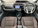 アクア Ｇ　禁煙車　ＬＥＤヘッド　純正ナビ　Ｂモニタ　ＥＴＣ　地デジ　ＢＴ　ＣＤ　ステリモ　ＬＥＤフォグ　クルコン　リモコンキー　革巻きステアリング　リアスポイラー　Ｐガラス　シートリフタ　アームレスト（2枚目）