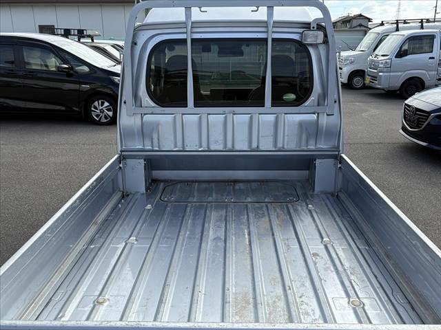 ハイゼットトラック ジャンボＳＡＩＩＩｔ　★ＡＴ★スマートアシスト３★車線逸脱警報★誤発信抑制制御機能★先行車発信お知らせ機能★フルセグナビ★Ｂカメラ★ＤＶＤ再生★Ｂｌｕｅｔｏｏｔｈ★キーレス★社外アルミ★ＥＴＣ★横滑り防止★バニティミラー（16枚目）