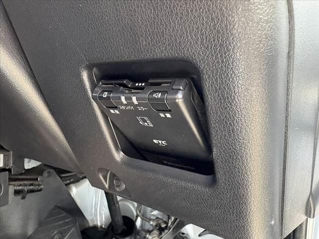ハイゼットトラック ジャンボＳＡＩＩＩｔ　★ＡＴ★スマートアシスト３★車線逸脱警報★誤発信抑制制御機能★先行車発信お知らせ機能★フルセグナビ★Ｂカメラ★ＤＶＤ再生★Ｂｌｕｅｔｏｏｔｈ★キーレス★社外アルミ★ＥＴＣ★横滑り防止★バニティミラー（22枚目）