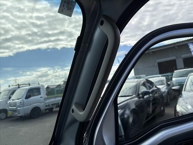 ハイゼットトラック ジャンボＳＡＩＩＩｔ　★ＡＴ★スマートアシスト３★車線逸脱警報★誤発信抑制制御機能★先行車発信お知らせ機能★フルセグナビ★Ｂカメラ★ＤＶＤ再生★Ｂｌｕｅｔｏｏｔｈ★キーレス★社外アルミ★ＥＴＣ★横滑り防止★バニティミラー（23枚目）
