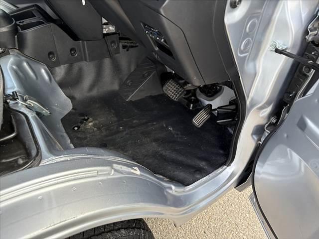 ハイゼットトラック ジャンボＳＡＩＩＩｔ　★ＡＴ★スマートアシスト３★車線逸脱警報★誤発信抑制制御機能★先行車発信お知らせ機能★フルセグナビ★Ｂカメラ★ＤＶＤ再生★Ｂｌｕｅｔｏｏｔｈ★キーレス★社外アルミ★ＥＴＣ★横滑り防止★バニティミラー（26枚目）