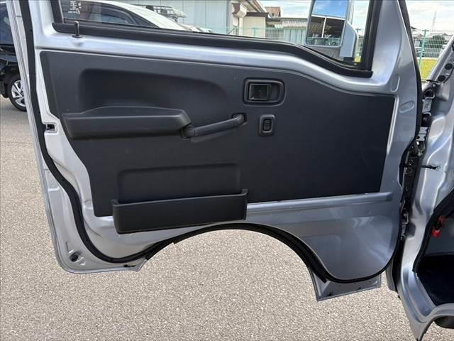 ハイゼットトラック ジャンボＳＡＩＩＩｔ　★ＡＴ★スマートアシスト３★車線逸脱警報★誤発信抑制制御機能★先行車発信お知らせ機能★フルセグナビ★Ｂカメラ★ＤＶＤ再生★Ｂｌｕｅｔｏｏｔｈ★キーレス★社外アルミ★ＥＴＣ★横滑り防止★バニティミラー（27枚目）