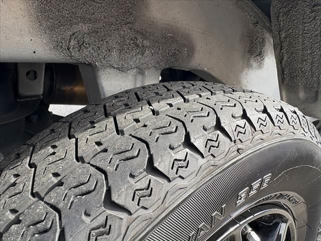ハイゼットトラック ジャンボＳＡＩＩＩｔ　★ＡＴ★スマートアシスト３★車線逸脱警報★誤発信抑制制御機能★先行車発信お知らせ機能★フルセグナビ★Ｂカメラ★ＤＶＤ再生★Ｂｌｕｅｔｏｏｔｈ★キーレス★社外アルミ★ＥＴＣ★横滑り防止★バニティミラー（40枚目）