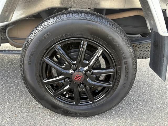 ハイゼットトラック ジャンボＳＡＩＩＩｔ　★ＡＴ★スマートアシスト３★車線逸脱警報★誤発信抑制制御機能★先行車発信お知らせ機能★フルセグナビ★Ｂカメラ★ＤＶＤ再生★Ｂｌｕｅｔｏｏｔｈ★キーレス★社外アルミ★ＥＴＣ★横滑り防止★バニティミラー（43枚目）