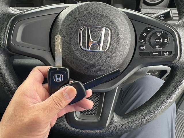 Ｎ－ＶＡＮ Ｇ・ホンダセンシング　★４ＷＤ★ホンダセンシング★衝突軽減ブレーキ★先行車発信お知らせ機能★車線維持支援システム★アダプティブクルーズコントロール★ヘッドライトレベライザー★横滑り防止機能★ラジオ★ＡＢＳ★ＷＳＲＳ（6枚目）