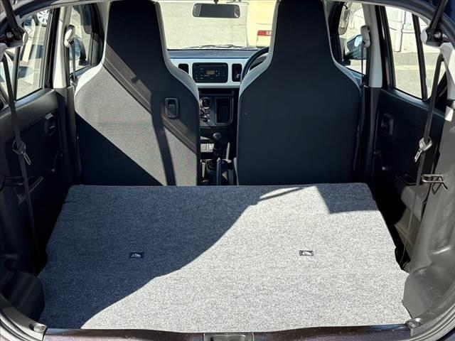 アルト F ★4WD★5MT★キーレス★CDオーディオ★シートヒーター★ヘッドライトレベライザー★横滑り防止★セキュリティアラーム★マルチインフォメーションディスプレイ★リア一体可倒式シート★ABS★WSRS(17枚目)