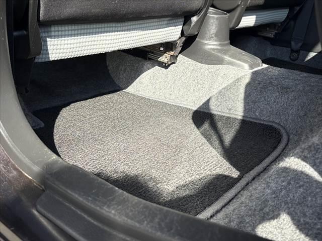 アルト F ★4WD★5MT★キーレス★CDオーディオ★シートヒーター★ヘッドライトレベライザー★横滑り防止★セキュリティアラーム★マルチインフォメーションディスプレイ★リア一体可倒式シート★ABS★WSRS(33枚目)