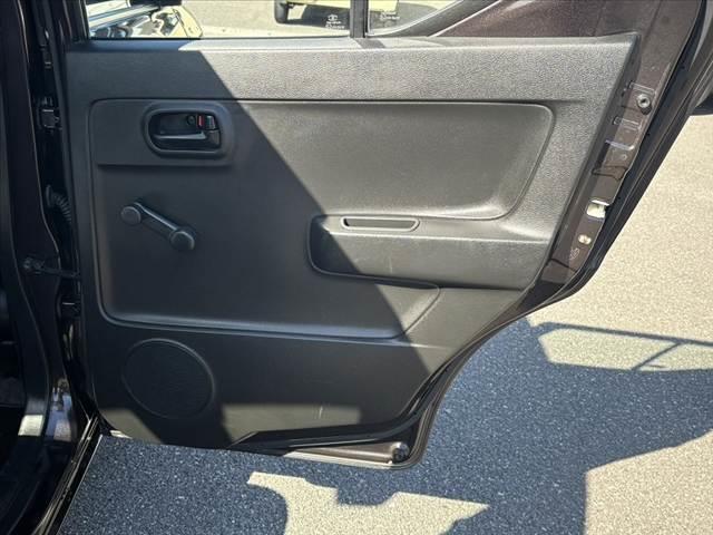 アルト F ★4WD★5MT★キーレス★CDオーディオ★シートヒーター★ヘッドライトレベライザー★横滑り防止★セキュリティアラーム★マルチインフォメーションディスプレイ★リア一体可倒式シート★ABS★WSRS(34枚目)