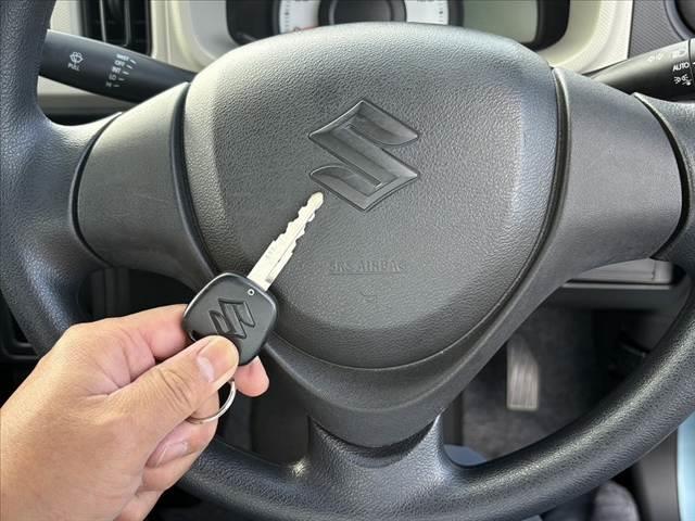 アルト F ★後期★5MT★オートライト★キーレス★純正CDオーディオ★ヘッドライトレベライザー★横滑り防止★セキュリティアラーム★リア一体可倒式シート★マルチインフォメーションディスプレイ★WSRS★ABS(4枚目)