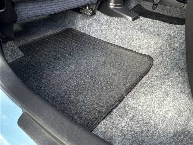 アルト F ★後期★5MT★オートライト★キーレス★純正CDオーディオ★ヘッドライトレベライザー★横滑り防止★セキュリティアラーム★リア一体可倒式シート★マルチインフォメーションディスプレイ★WSRS★ABS(35枚目)