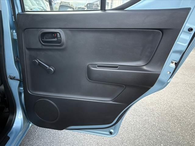 アルト F ★後期★5MT★オートライト★キーレス★純正CDオーディオ★ヘッドライトレベライザー★横滑り防止★セキュリティアラーム★リア一体可倒式シート★マルチインフォメーションディスプレイ★WSRS★ABS(36枚目)