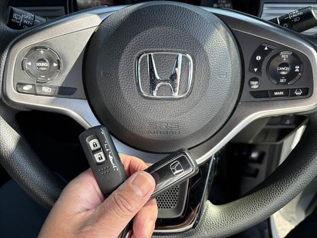 全車両法定整備付きでの総額費用となっております。後々で請求することはありません。ご安心下さい。