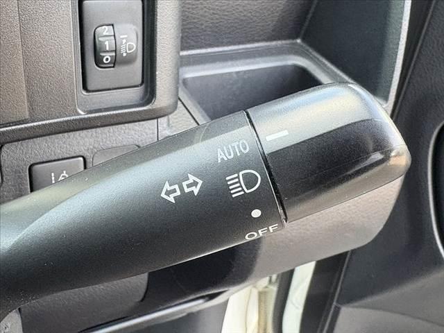 サクシード UL ★後期★セーフティセンス★プリクラッシュセーフティ★オートマチックハイビーム★純正ナビ★Bカメラ★地デジTV★Bluetooth★キーレス★電動ミラー★オートライト★ETC★引き出しテーブル★(30枚目)