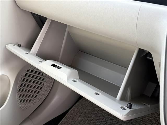 パッソ Ｘ　ＬパッケージＳ　★後期★４ＷＤ★スマートアシスト３★地デジナビ★Ｂカメラ★Ｂｌｕｅｔｏｏｔｈ★スマートキー★Ｐスタート★オートライト★オートハイビーム★Ａストップ★コーナーセンサー★オート格納電格ミラー（27枚目）