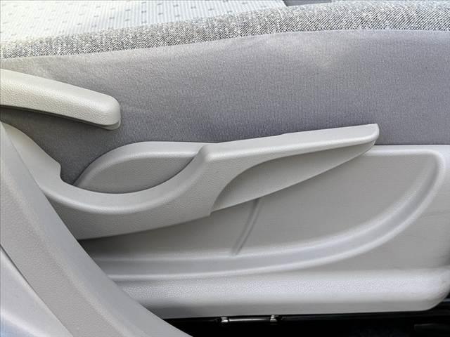 パッソ Ｘ　ＬパッケージＳ　★後期★４ＷＤ★スマートアシスト３★地デジナビ★Ｂカメラ★Ｂｌｕｅｔｏｏｔｈ★スマートキー★Ｐスタート★オートライト★オートハイビーム★Ａストップ★コーナーセンサー★オート格納電格ミラー（30枚目）