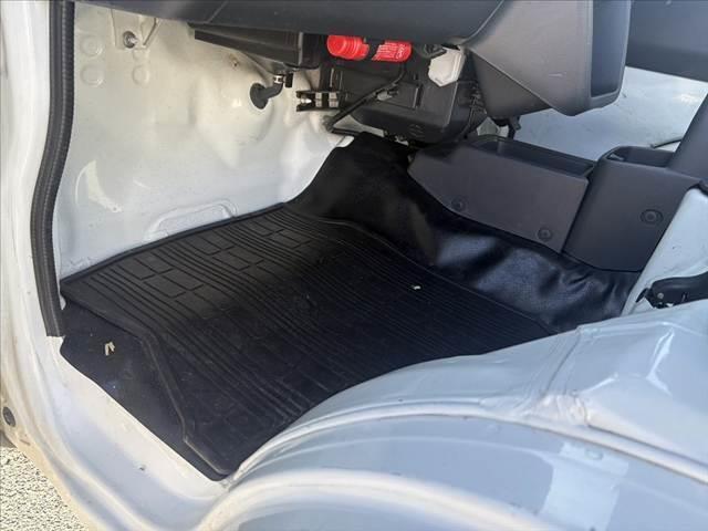 キャリイトラック KCエアコン・パワステ ★エアコン★パワステ★三方開★荷台ゴムマット★乗降グリップ★ラジオ(27枚目)