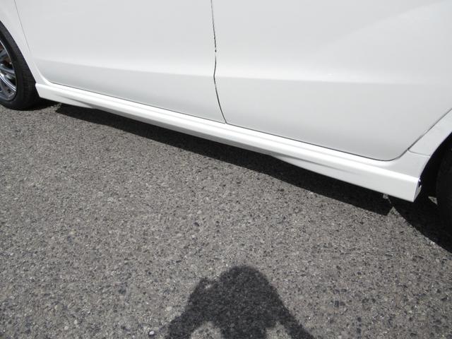 ミラ Ｌ　５ＭＴ　カスタム車　エアロ　エスペリアダウンサス　柿本マフラー　社外１５インチアルミ　ＭＯＭＯステアリング　フルセグＴＶナビ　Ｂｌｕｅｔｏｏｔｈ機能　バックカメラ　ドラレコ　ＥＴＣ　整備・内外装仕上済（10枚目）