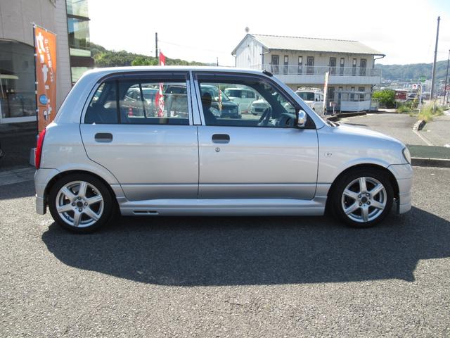 ミラ ＣＤ　５ＭＴ　カスタム車　ライブスポーツ新品フルエアロ　エスペリアダウンサス　マフラー　ＬＥＤ　ＭＯＭＯステ・シフト　タコ　フルセグＴＶナビ　Ｂｌｕｅｔｏｏｔｈ　前後ドラレコ　ＥＴＣ　整備・外装磨・車内清掃（38枚目）