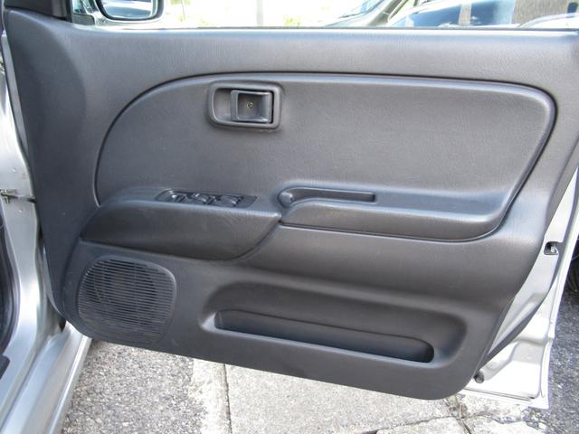 ミラ ＣＤ　５ＭＴ　カスタム車　ライブスポーツ新品フルエアロ　エスペリアダウンサス　マフラー　ＬＥＤ　ＭＯＭＯステ・シフト　タコ　フルセグＴＶナビ　Ｂｌｕｅｔｏｏｔｈ　前後ドラレコ　ＥＴＣ　整備・外装磨・車内清掃（65枚目）